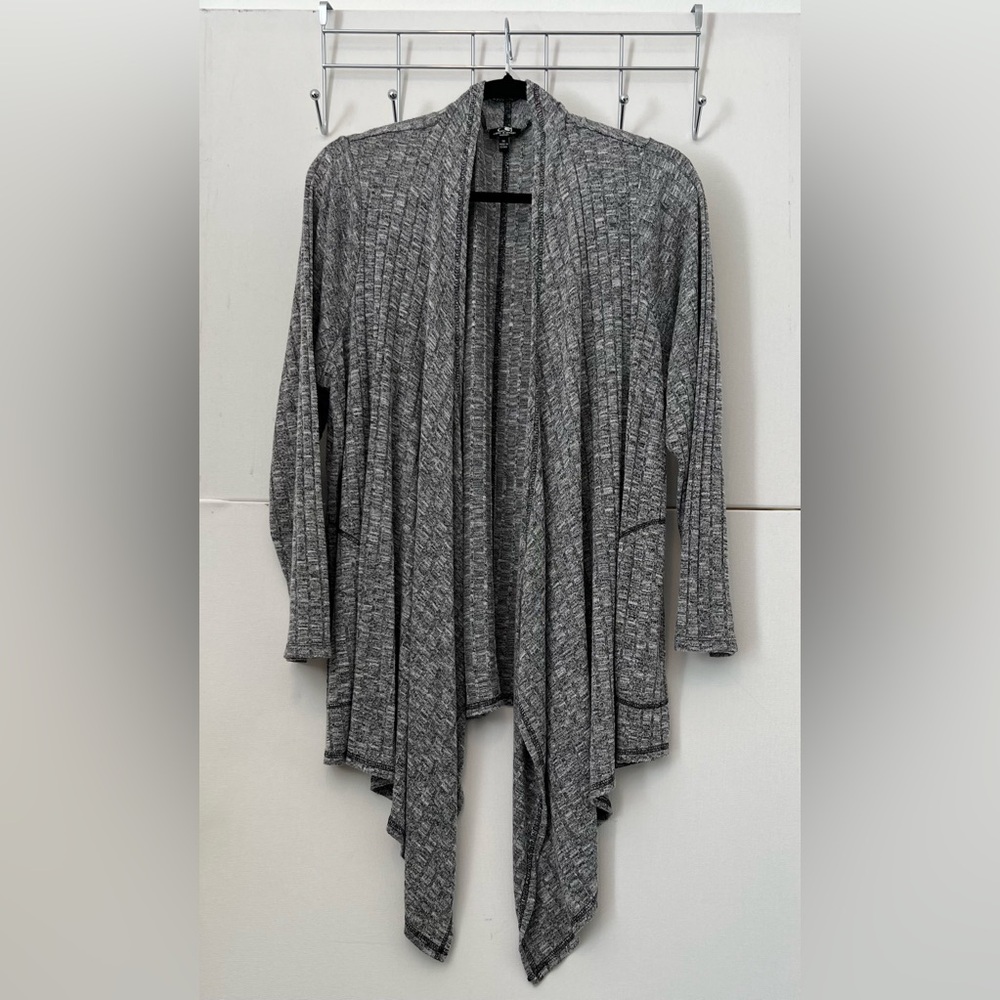 Cable & Gauge Heather Gray Woman’s Cardigan